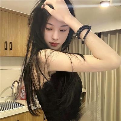 属于她们的片刻