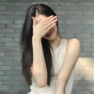 芒果和红色轮椅